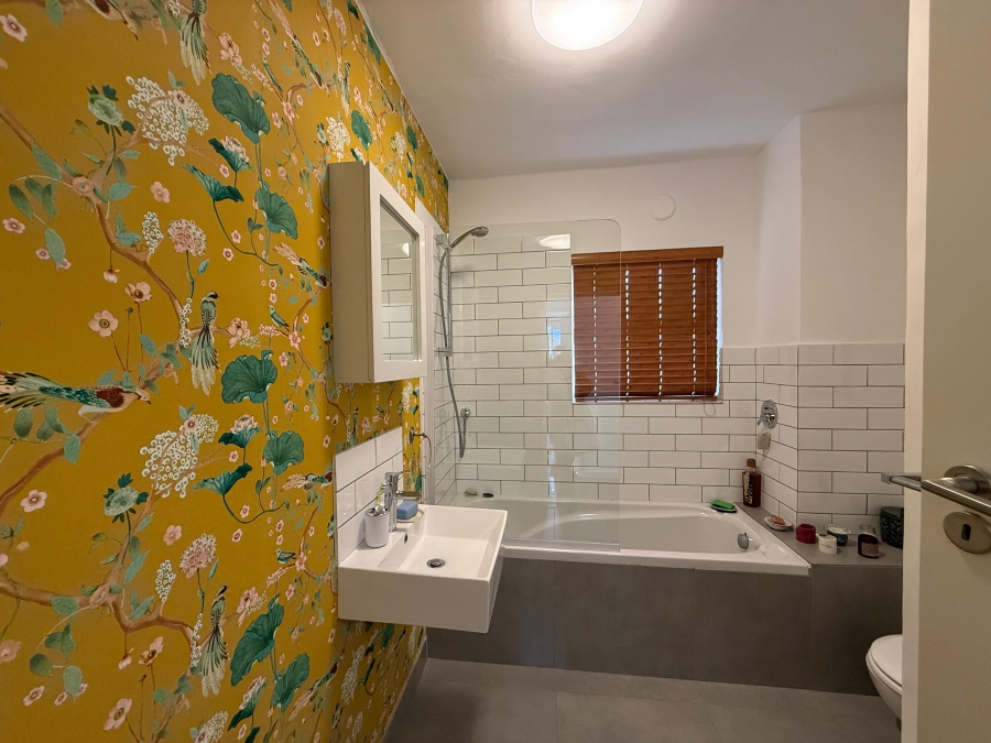 To Let 3 Bedroom Property for Rent in Wynberg Upper Western Cape